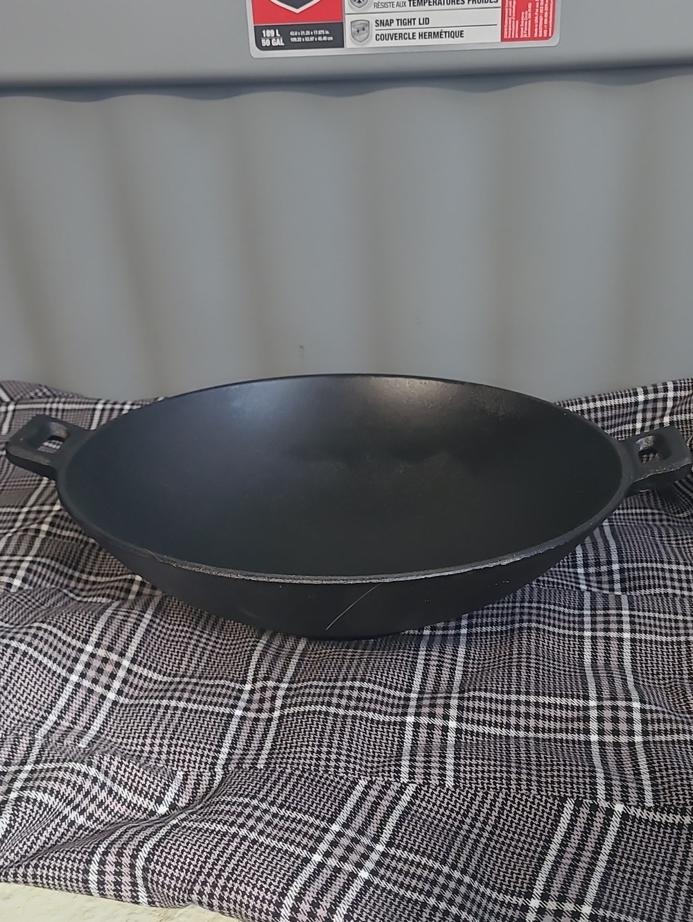 Cuisiland Pre-Seasoned Black Cast Iron Wok with Dual Handles